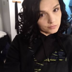 Meet your Posher, Crystal